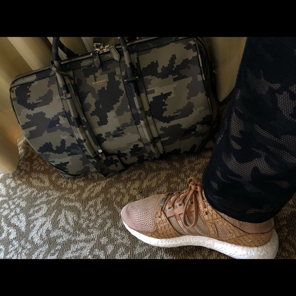 GIVENCHY Camo Weekend Lucrezia Digital Set digital - Picture 9 of 16